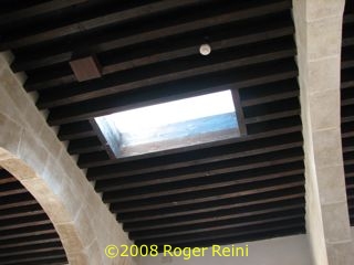 the skylight through which Mirza Mihdi fell