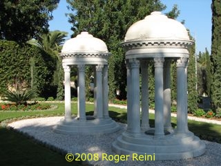 Memorials to Mirza Mihdi and Navvb