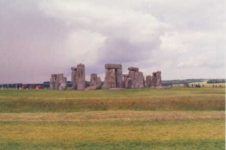 stonehenge.jpg (22093 bytes)